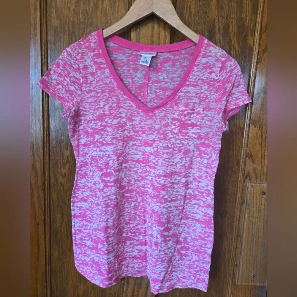 Motherhood Maternity Short Sleeve V Neck Pink and White Burnout T-Shirt SMALL